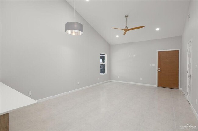 Photo - 18 Woodpecker Rd Unit 3