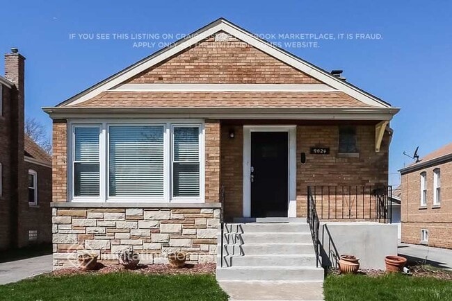 Building Photo - 9024 S Albany Ave