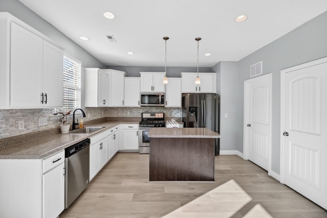 Photo - 3325 Lacewing Dr