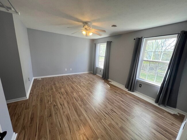 Photo - 85 Somerset Dr