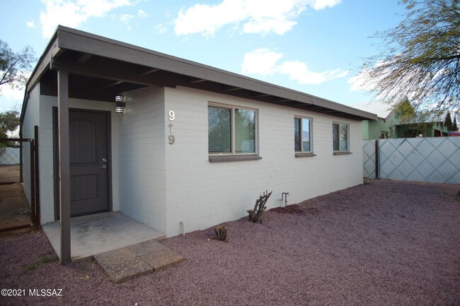 Photo - 919 N Catalina Ave