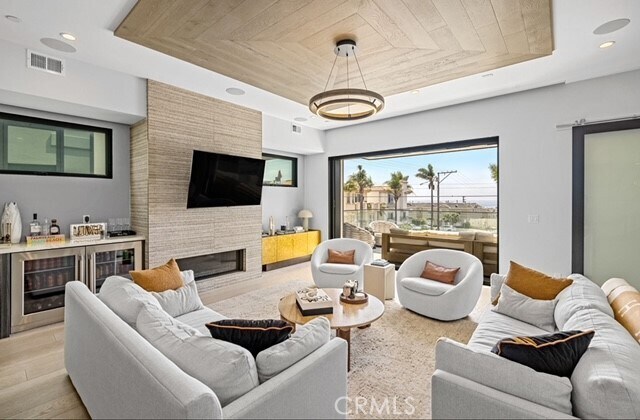 1610 Loma Dr