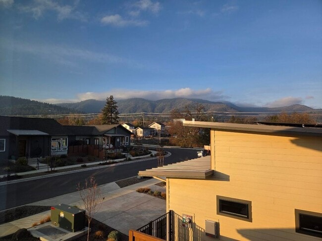 Photo - New Apartment in Central Ashland Location | Available Now!