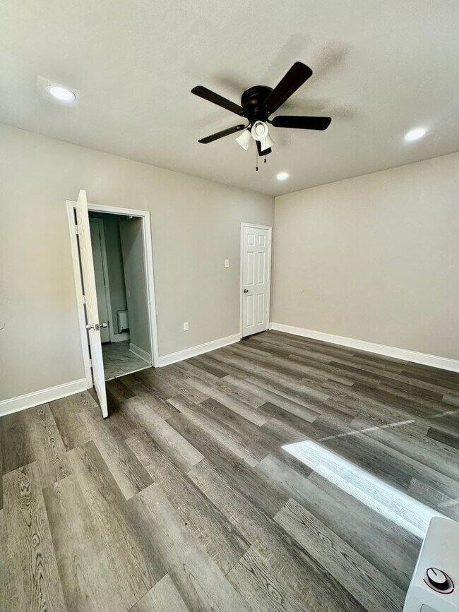 Photo - 4818 N 13th St Unidad 1