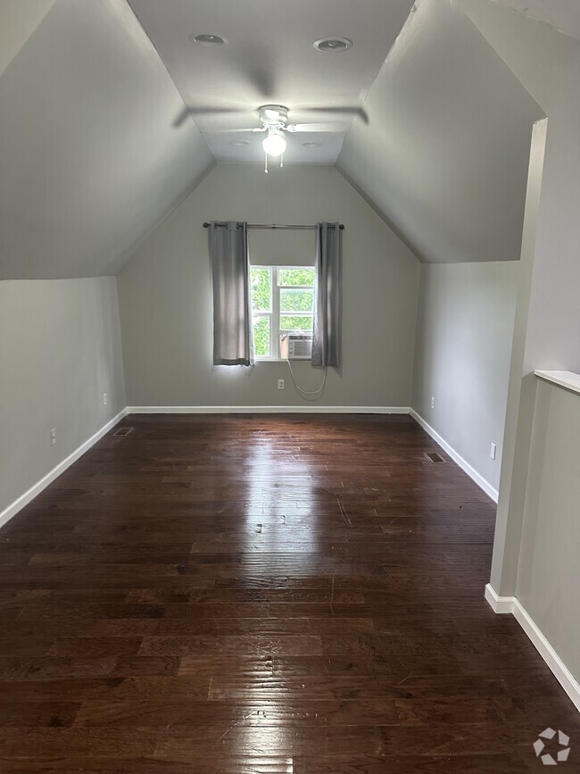 Building Photo - 634 14th St Unit 2 Rental