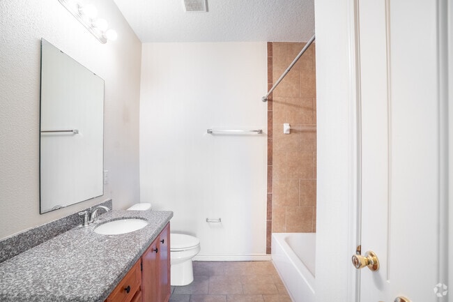 1BR, 1BA - 766SF - Bathroom - The Red Rose Of Texas Apartments