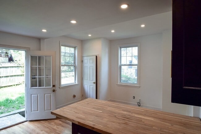 Photo - 32 Cedar St Unit L