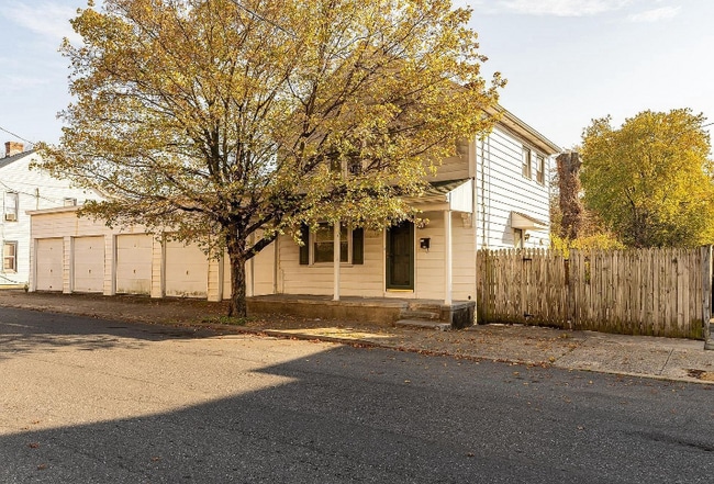 Photo - 762 Guilford St Casa
