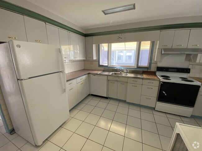 Building Photo - 12 Alexander Ave Unit 1 Rental
