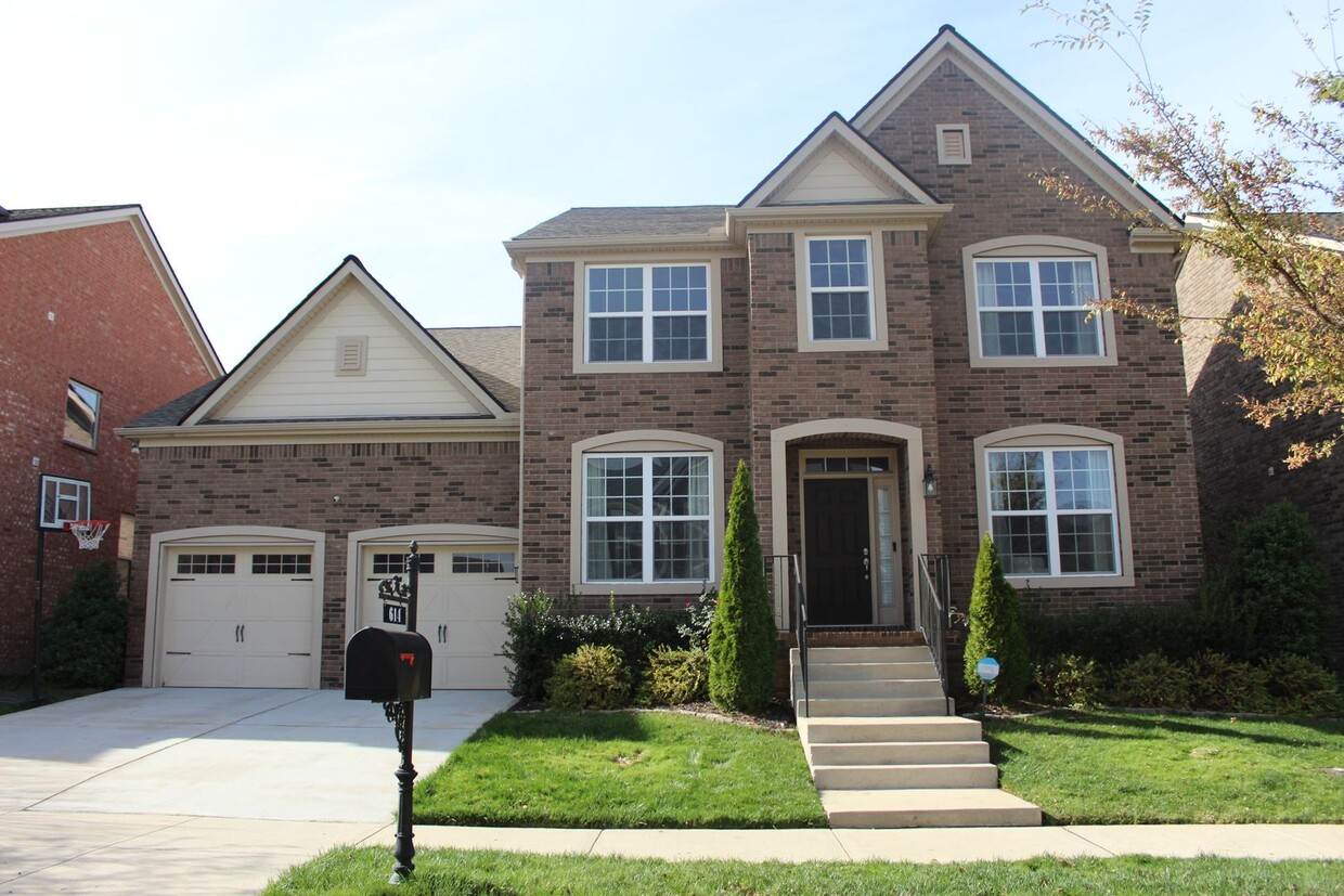 **LIKE NEW EXECUTIVE HOME IN PRESTIGIOUS H... - **LIKE NEW EXECUTIVE HOME IN PRESTIGIOUS H...