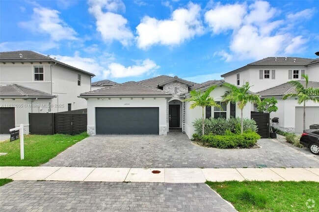 Building Photo - 12735 SW 211th St Rental