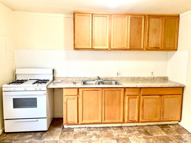 Building Photo - 32119 Genessee St Unit 32119 Rental