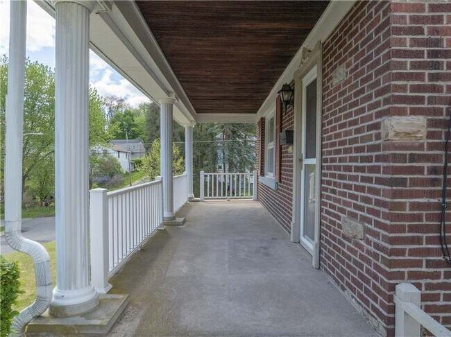 Photo - 1310 Martha St