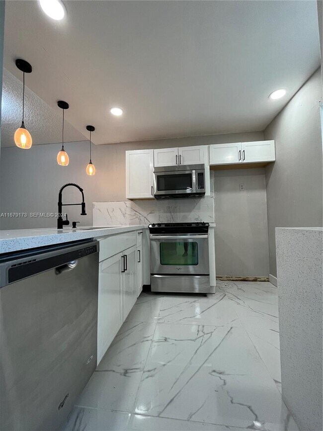 Photo - 5102 NW 36th St Unidad 605
