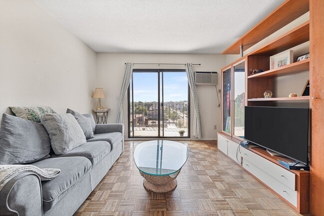 Building Photo - 2353 Massachusetts Ave Unit 72 Rental