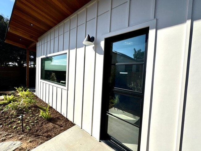 Photo - 1910 Raymond Ln Unidad 1910 Raymond -  B