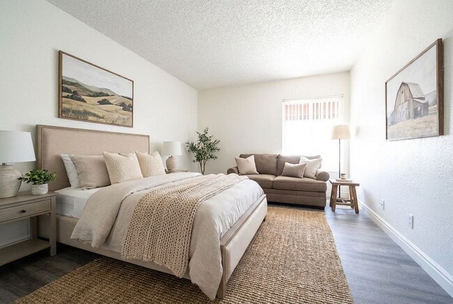 Photo - 1440 Oak Dr