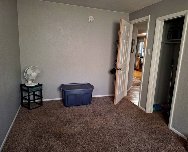 Photo - 1917 Oakwood Dr