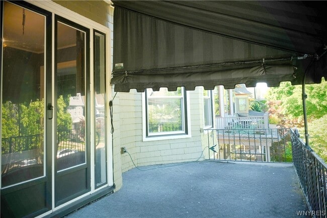 Photo - 489 Norwood Ave