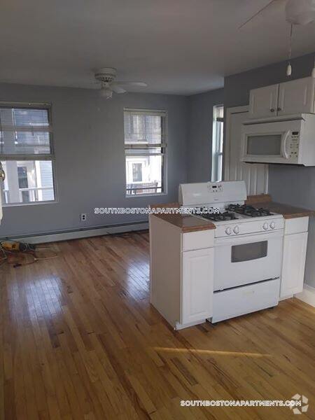 Building Photo - 4 Barrett Ave Rental