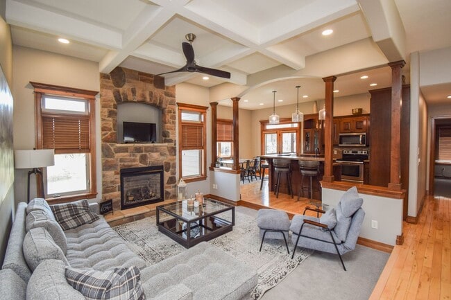 Photo - 2204 S Silverthorne Ave