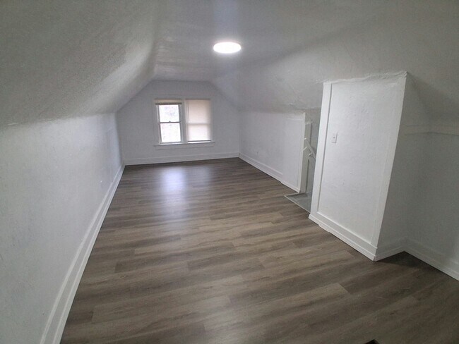 Photo - 712 Roselle Ave