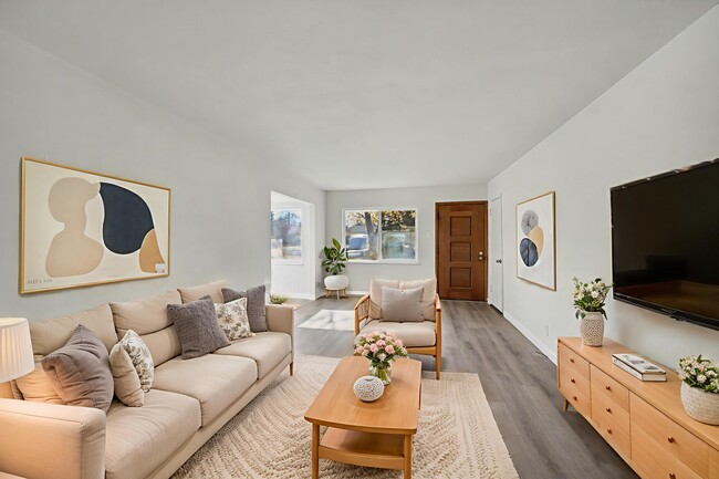 Photo - 5055 E Dartmouth Ave