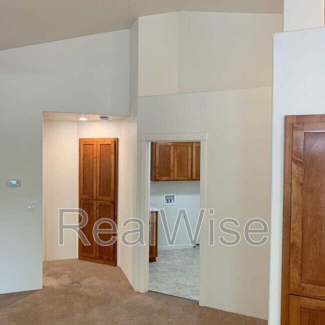 1188 SW Derek Ln