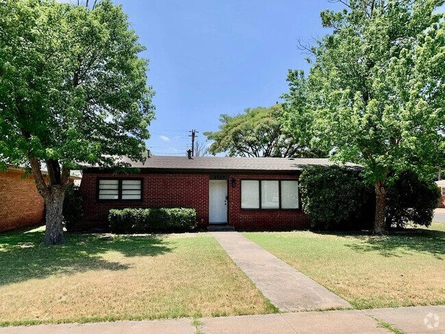 Building Photo - 3519 47th St Rental