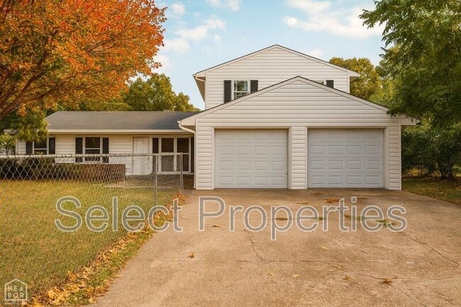 Building Photo - 722 Kitchen St