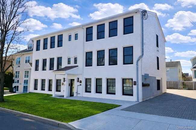 Building Photo - 74 Nelson Ave Unit 1