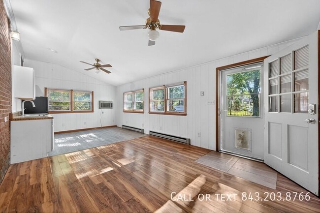 Building Photo - 102 Richter Dr Unit B