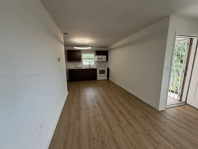 Photo - 437 NW 44th Ave Unit UP