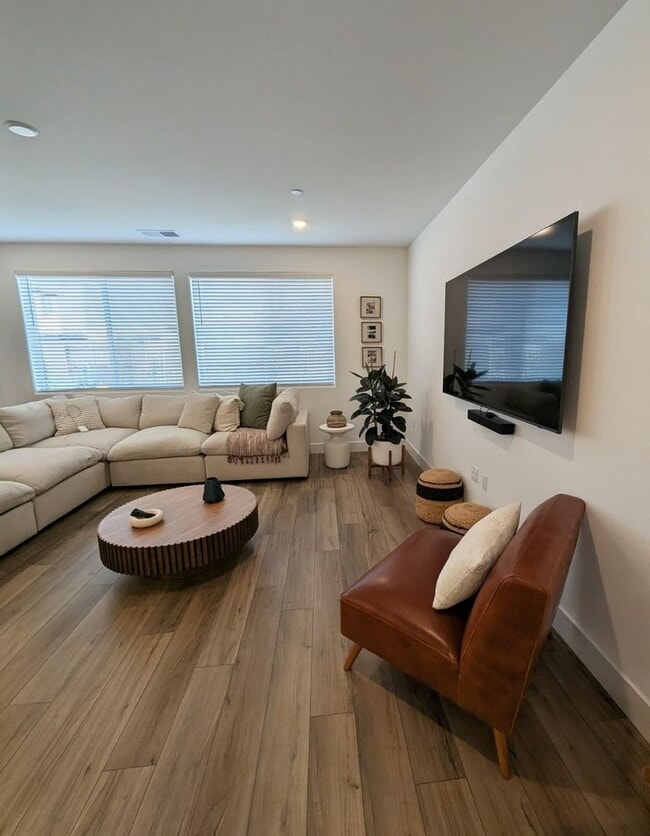 Photo - Beautiful and Spacious 4BR 3BA Home in Roseville