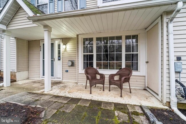 Photo - 606 Oswego Ct