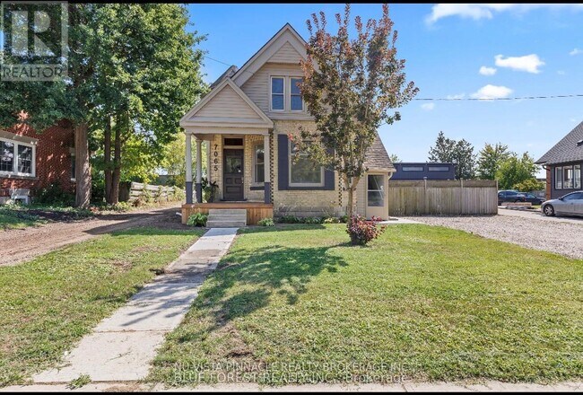 Photo - 7065 Longwoods Rd