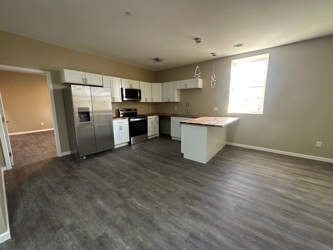 Building Photo - Hopkins Place Apartments Unit 303