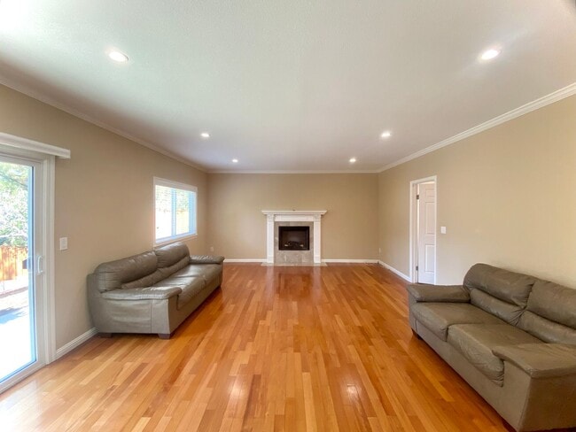 Photo - Spacious 4-Bedroom Irvington Home with Mod...