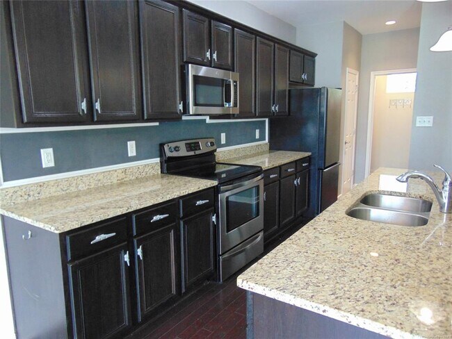 Photo - 3215 Kenton Ct