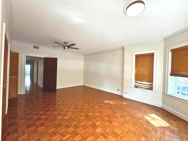 Photo - 6937 S Merrill Ave