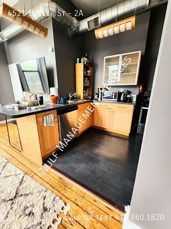 Building Photo - 4521 Butler St Unit 2A