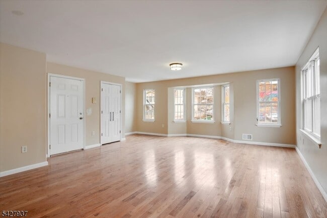 Photo - 150 N Munn Ave