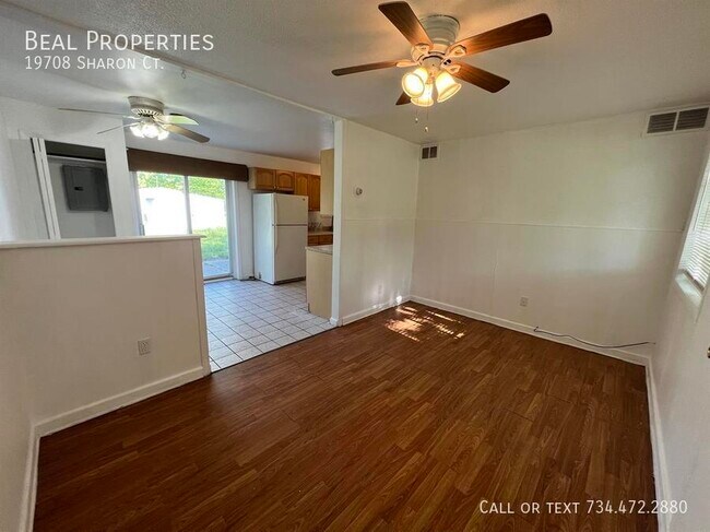 Photo - 19708 Sharron