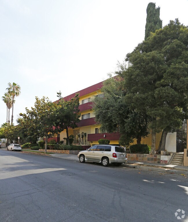 Building Photo - 722 S. St. Andrews Place