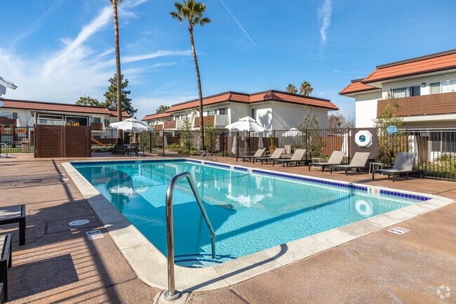 Piscina - Villa Del Mar Apartments