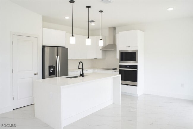 Building Photo - 3813 25th St SW