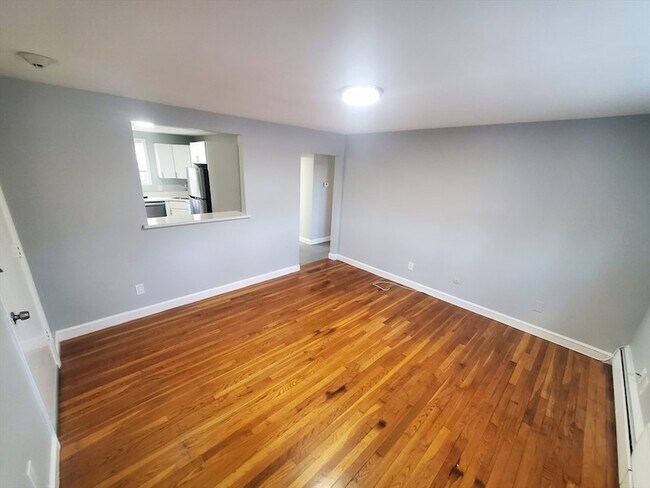 Photo - 433 Sea St Unit 4