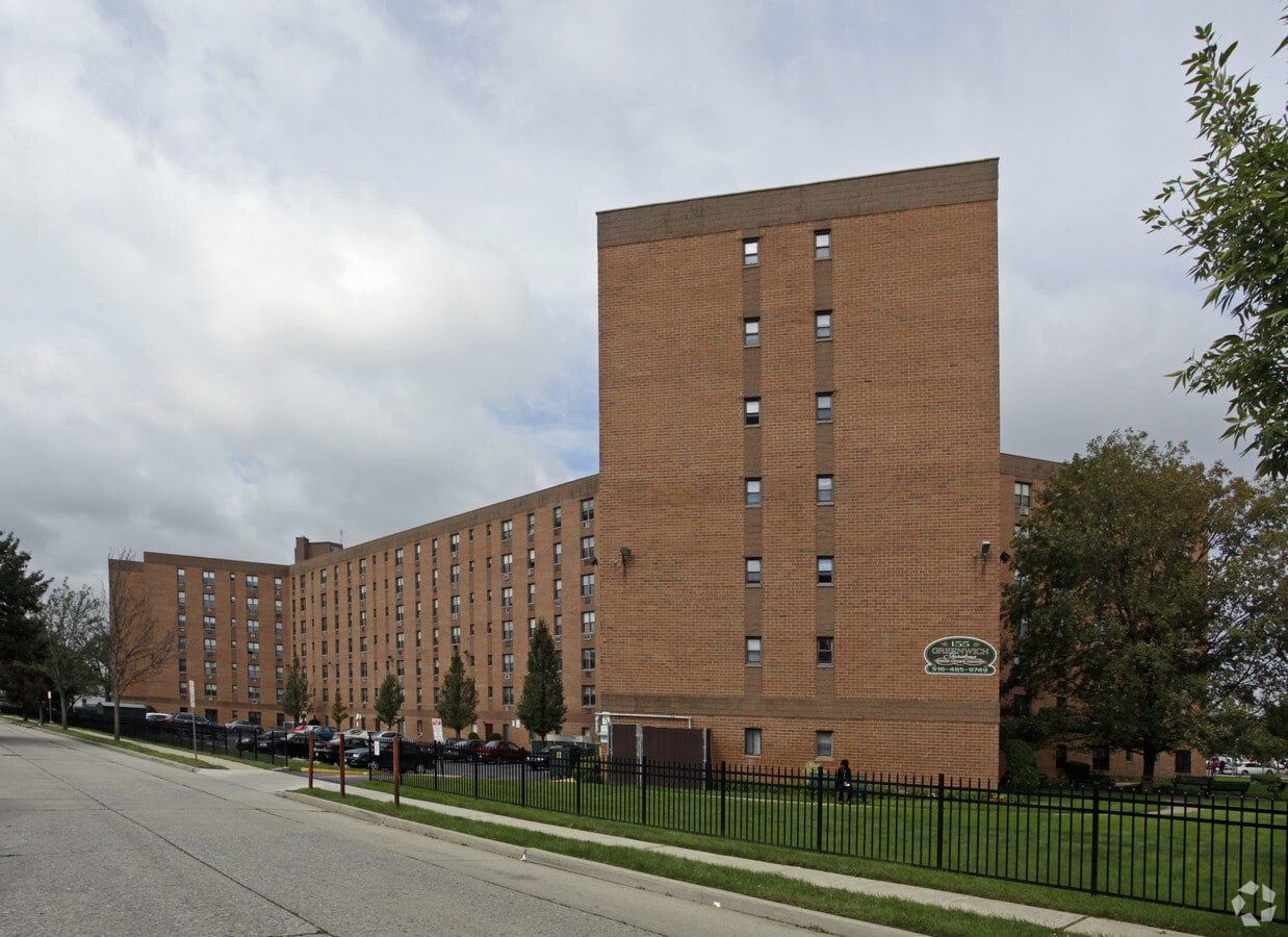 Photo - Greenwich Gardens