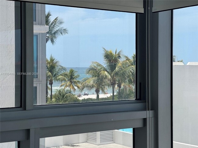 Building Photo - 2655 Collins Ave Unit 608