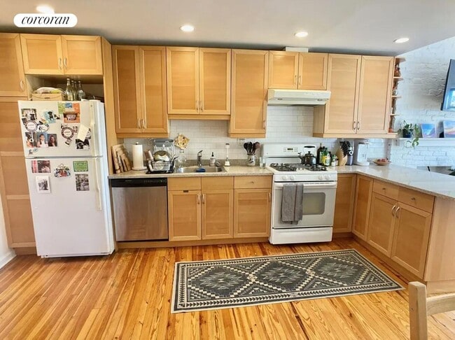Building Photo - 349 Warren St Rental